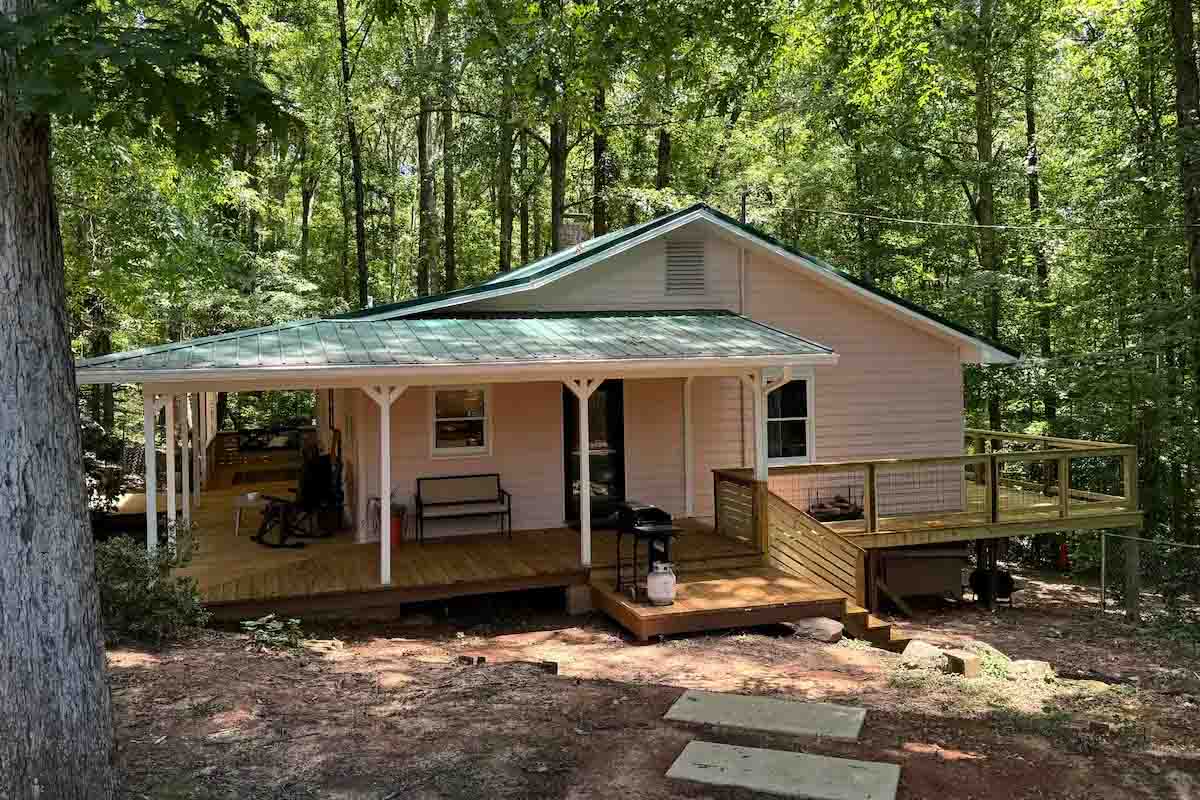 Exterior of the pink cabin, The Peach Fuzz.