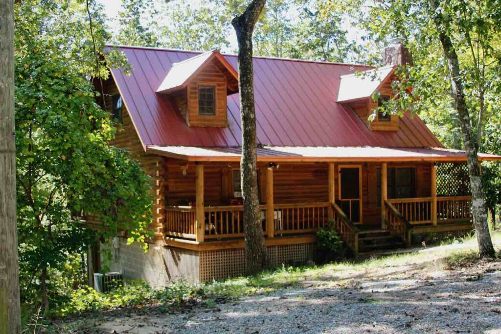 cabin-red-roof-Porch-with-view-Mountain-top-inn-and-resort-explore-harris-county