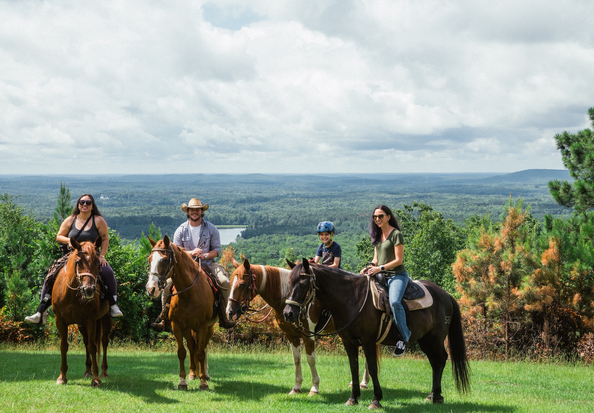 horseback_riding_overlook_summer_homepage